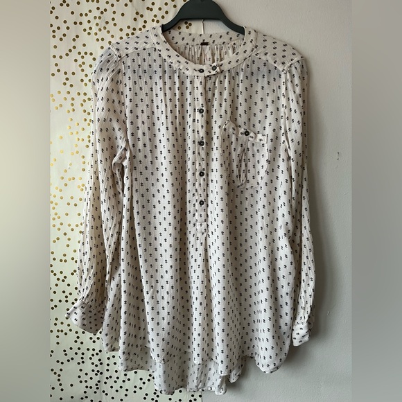 Free People Tops - Free People Rune Print Tunic Top Size S Ivory Long Sleeves 3/4 Button Front
